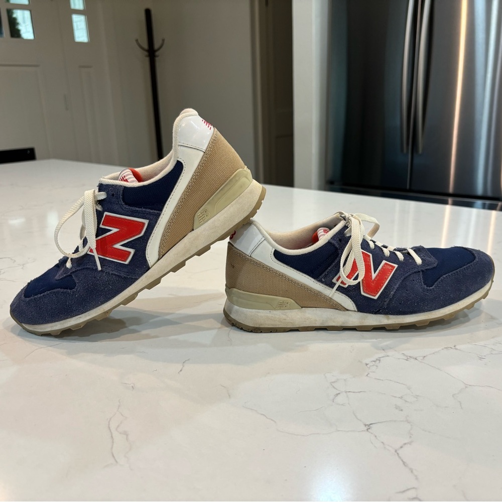 New Balance 696